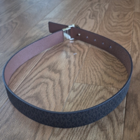 Michael Kors Black Leather Belt Classic Design - Picture 6 of 7